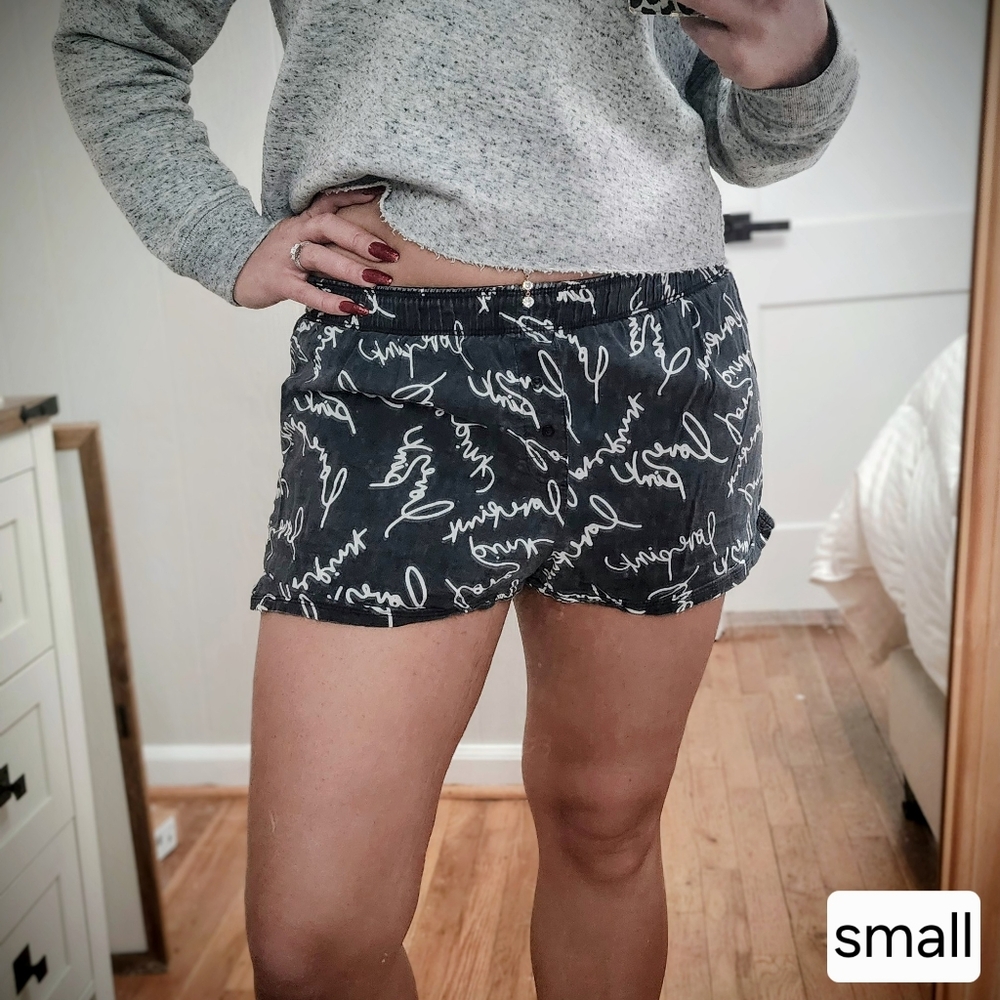 💘 Victoria's Secret PINK | Black Script Sleep Boxy Pajama Shorts